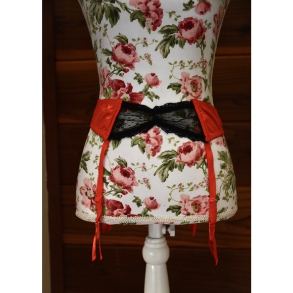 Frederick’s of Hollywood Lace Sateen Garter Belt - Picture 1 of 2